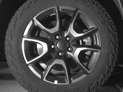 Used 2025 Jeep Compass Trailhawk image 13