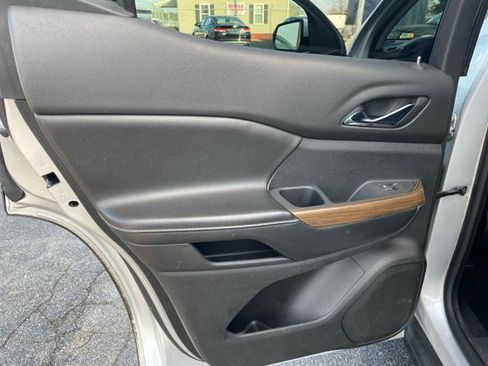 Used 2019 GMC Acadia SLE FWD image 12