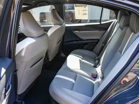 Used 2025 Toyota Camry SE FWD image 17