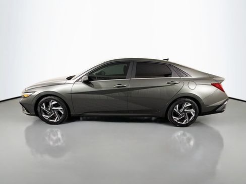 Used 2024 Hyundai Elantra SEL w/ Convenience Package FWD image 4