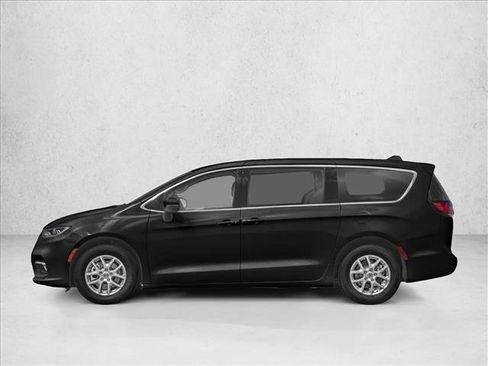 Used 2024 Chrysler Pacifica Touring-L image 12