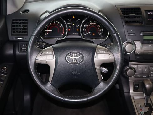 Used 2010 Toyota Highlander SE AWD/4WD image 18
