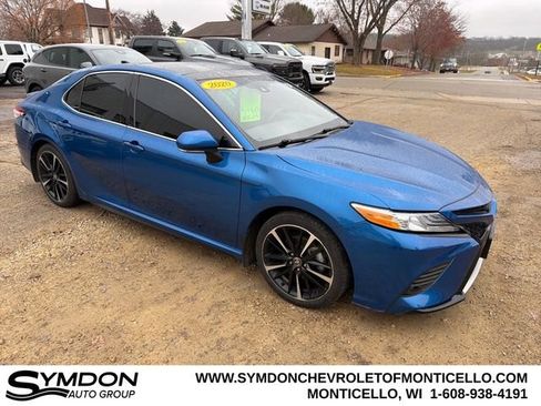 Used 2020 Toyota Camry XSE image 1