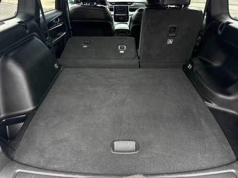 Used 2024 Jeep Grand Cherokee Altitude RWD image 14
