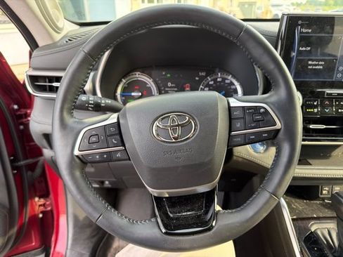 Used 2022 Toyota Highlander Platinum AWD/4WD image 14