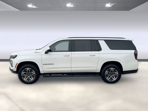 Certified 2025 Chevrolet Suburban Z71 image 2