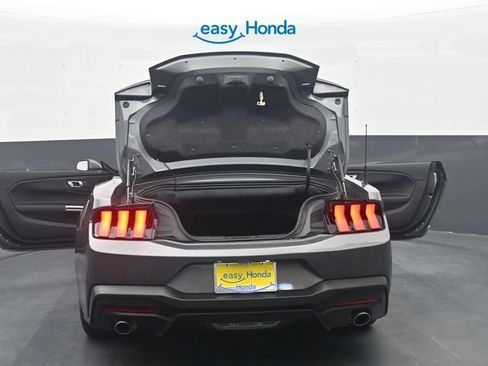 Used 2025 Ford Mustang Premium RWD image 38