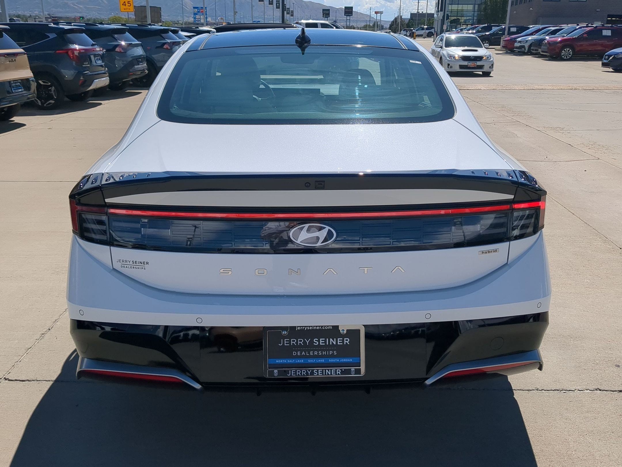 Used 2025 Hyundai Sonata Limited FWD image 5