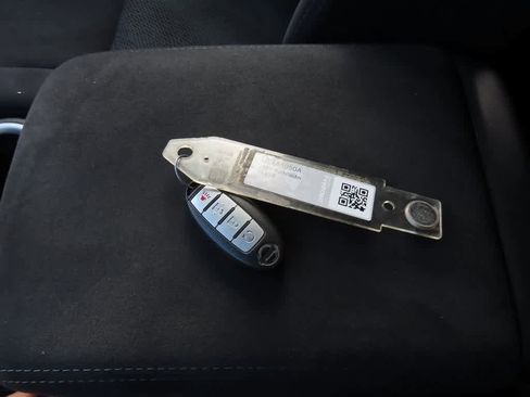 Used 2016 Nissan Pathfinder SV image 26