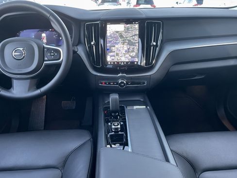Certified 2025 Volvo XC60 B5 Core image 8