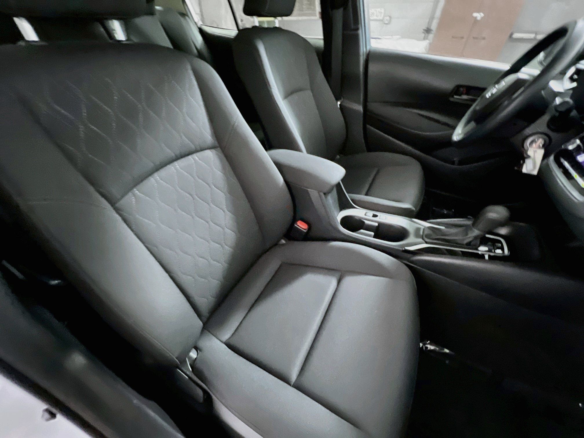Used 2024 Toyota Corolla LE FWD image 29