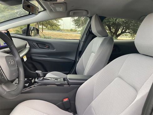New 2026 Toyota Prius LE image 10