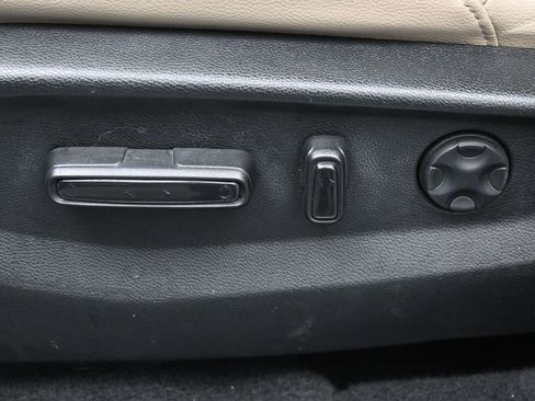 Used 2020 Honda CR-V Touring image 10