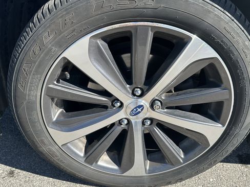 Used 2017 Subaru Legacy 2.5i Limited image 12