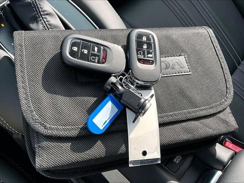 Certified 2026 Honda HR-V EX-L image 14