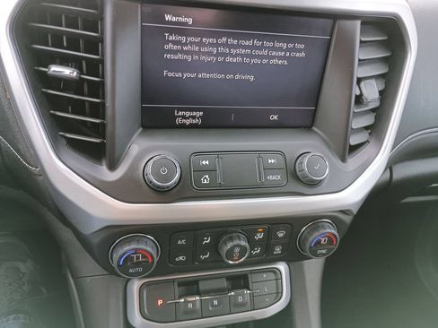 Used 2023 GMC Acadia SLE w/ Driver Convenience Package FWD image 22