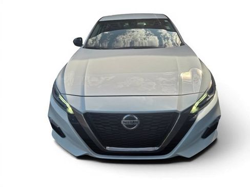 Used 2022 Nissan Altima 2.5 SR FWD image 9