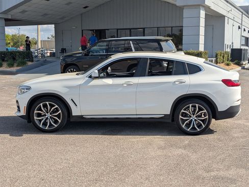 Used 2021 BMW X4 xDrive30i w/ Executive Package image 2