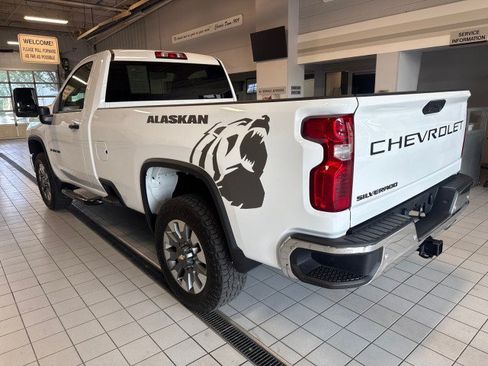 Used 2025 Chevrolet Silverado 2500 W/T AWD/4WD image 5