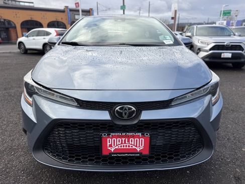 Used 2022 Toyota Corolla LE image 3