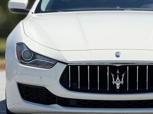 Used 2021 Maserati Ghibli S RWD image 14