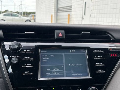 Used 2019 Toyota Camry LE w/ Convenience Package FWD image 13