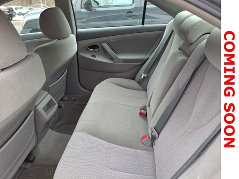 Used 2010 Toyota Camry LE image 13