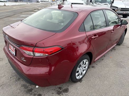 Used 2025 Toyota Corolla Hybrid Sedan image 3