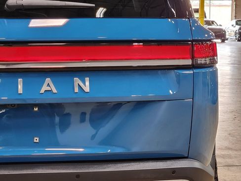 Used 2023 Rivian R1S Adventure AWD/4WD image 18