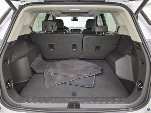 Used 2020 GMC Terrain Denali w/ Denali Premium Package FWD image 8
