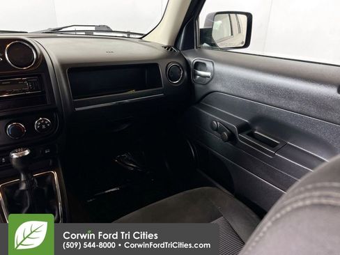 Used 2016 Jeep Patriot Sport image 22