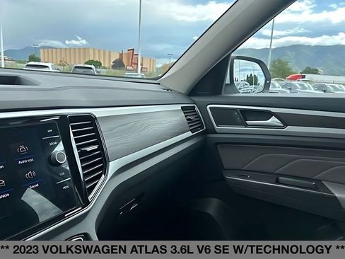 Used 2023 Volkswagen Atlas SE w/ Black Wheel Package AWD/4WD image 39