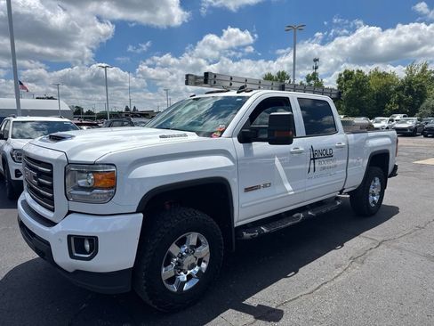 Used 2018 GMC Sierra 3500 SLT w/ Duramax Plus Package AWD/4WD image 4