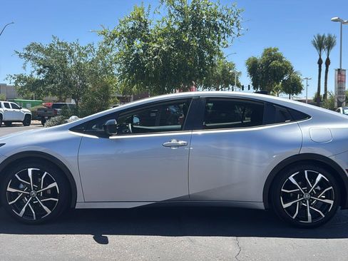 Used 2025 Toyota Prius Plug-In Hybrid w/ Limited Premium Package FWD image 4