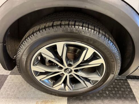 Used 2018 INFINITI QX30 Premium w/ Navigation Package AWD/4WD image 14