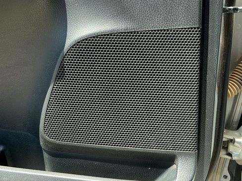 Used 2018 Toyota RAV4 LE w/ Carpet Mat Package FWD image 27