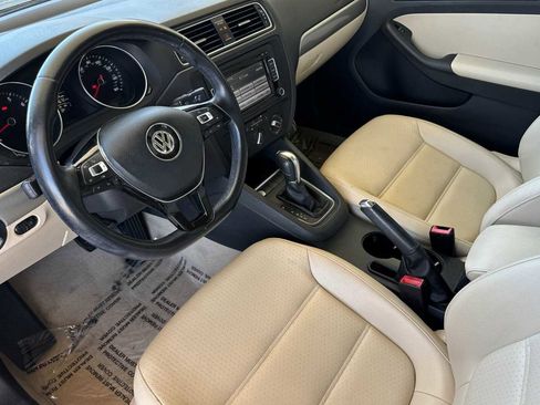 Used 2015 Volkswagen Jetta SE FWD image 9