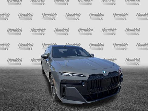 Certified 2023 BMW 740i RWD image 2