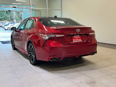Used 2019 Toyota Camry XSE image 4