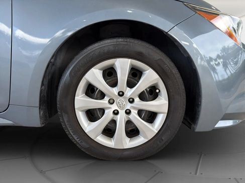 Used 2020 Toyota Corolla LE FWD image 23