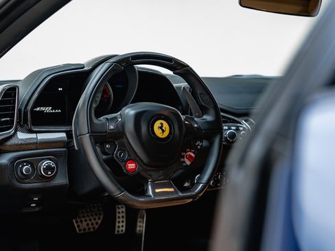 Used 2014 Ferrari 458 Italia Coupe RWD image 38