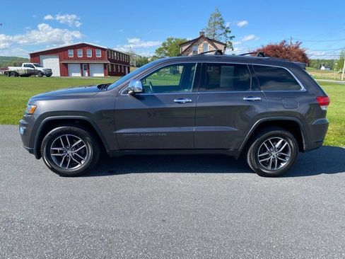 Used 2017 Jeep Grand Cherokee Limited AWD/4WD image 2