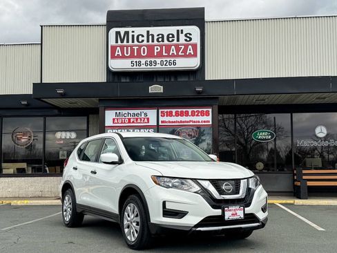 Used 2017 Nissan Rogue S AWD/4WD image 2