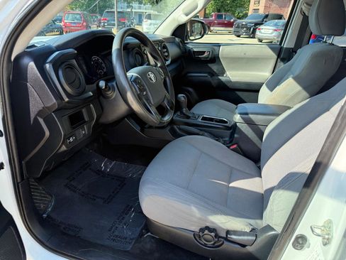 Used 2019 Toyota Tacoma SR w/ SR Convenience Package image 9