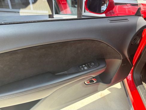 Used 2015 Dodge Challenger SRT Hellcat RWD image 9