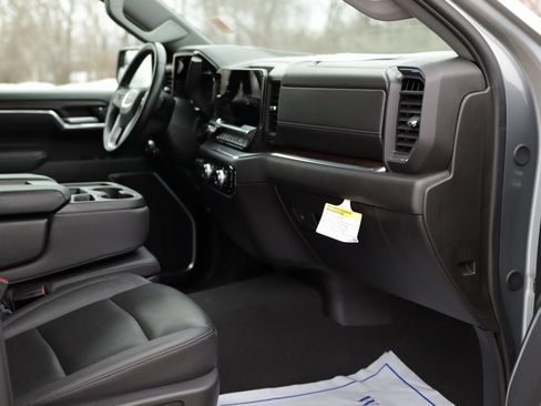 Used 2025 GMC Sierra 1500 SLT image 31