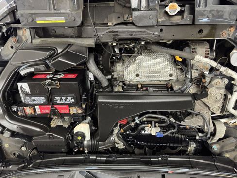 Used 2018 Nissan Rogue SV image 38