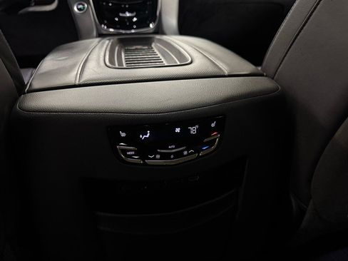 Used 2019 Cadillac Escalade Platinum image 26