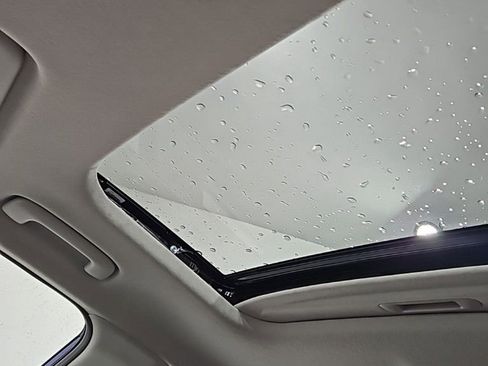 New 2025 Hyundai Venue SEL image 21