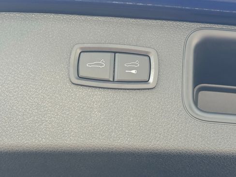 Used 2023 Porsche Macan image 19